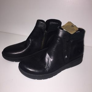 Born Zyba Black Leather zip Bootie Boot Slip on